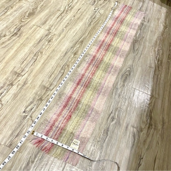 Made in BRITAIN Mohair/wool vintage scarf w prairie/country/cottage rainbow vibe - Picture 12 of 12